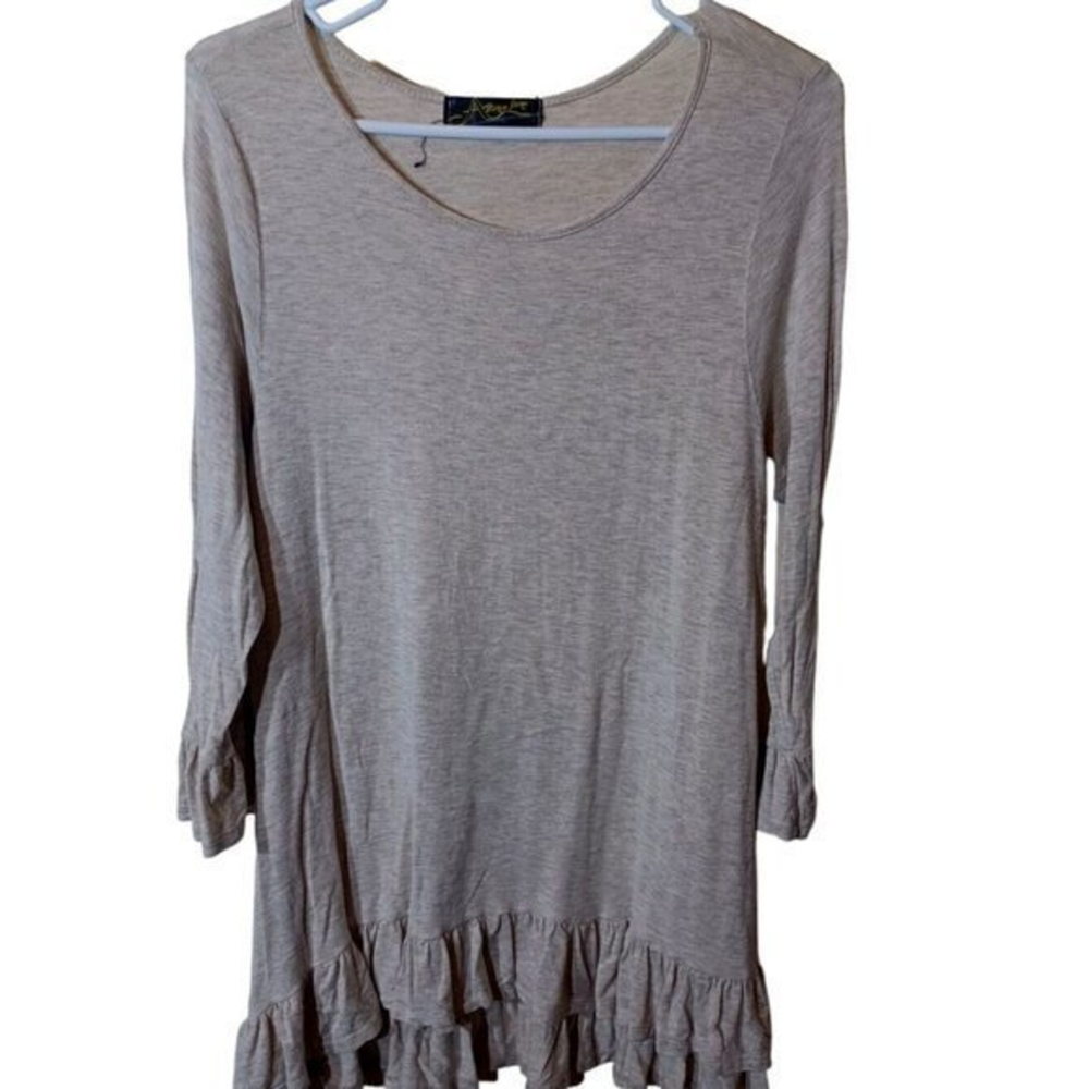 Women's Khaki‎ Colored Boutique Ruffles On Bottom Shirt Size Large